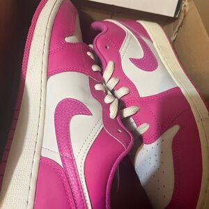 Nike Women's Pink and White Sneakers